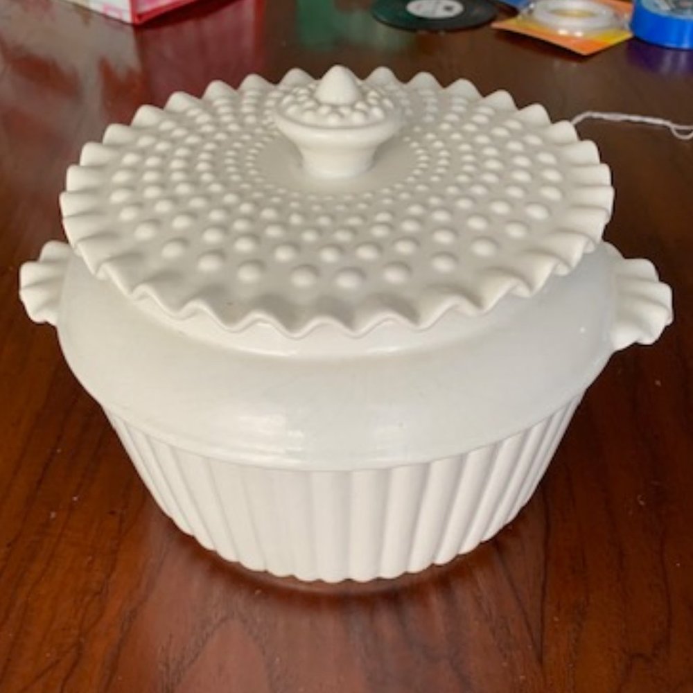 Vintage Covered USA Hobnail Casserole Baker